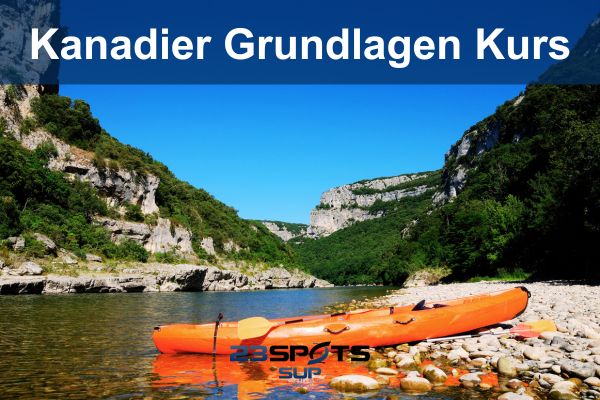 Anfänger lernen die Grundtechniken im Kanadier