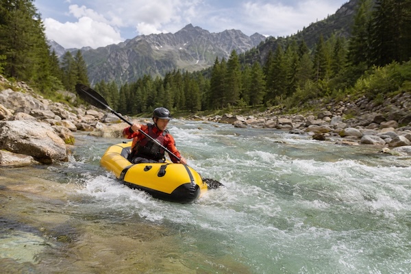 packraft mieten flusstour stromschnellen